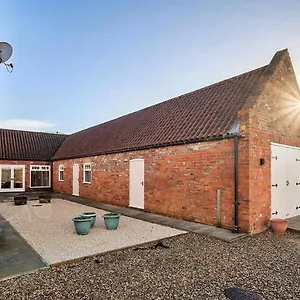 Finest Retreats - South Barn Holiday home Winestead