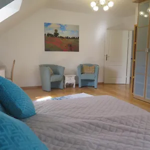 Schoenbrunn Gardens Deluxe Apartment Vienna